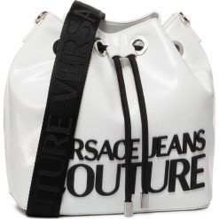 Torebka VERSACE JEANS COUTURE - E1VVBBM5 71412 003. Białe torebki klasyczne damskie Versace Jeans Couture, z aplikacjami, z jeansu, na ramię, zdobione, bez dodatków. W wyprzedaży za 509,00 zł.