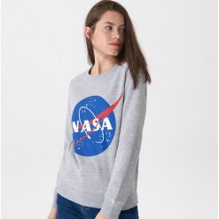 Bluza NASA - Jasny szar. Szare bluzy damskie House, s, bez wzorów, bez rękawów, bez kaptura. Za 69,99 zł.