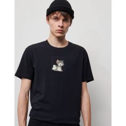 T-shirt Tom i Jerry - Czarny. Czarne t-shirty męskie Reserved, s, bez wzorów, bez kołnierzyka. Za 49,99 zł.