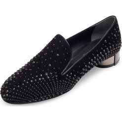 Espadryle i Oxfordki Loriblu. Czarne espadryle damskie Loriblu, z aplikacjami, ze skóry, bez obcasa, na obcasie, bez zapięcia. Za 2440,00 zł.