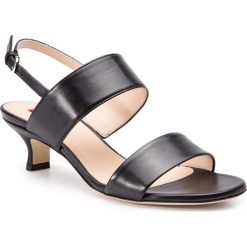 Sandały HÖGL - 7-104810 Black 0100. Czarne klapki damskie HÖGL, bez wzorów, ze skóry, bez obcasa, na obcasie. W wyprzedaży za 419,00 zł.
