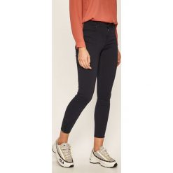 Vero Moda - Spodnie. Niebieskie spodnie damskie Vero Moda, s, bez wzorów, z elastanu. W wyprzedaży za 114,90 zł.