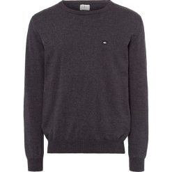 Sweter w kolorze szarym. Szare swetry męskie Cross Jeans, xxl, z haftami, z bawełny, z okrągłym kołnierzem, bez kaptura. W wyprzedaży za 56,95 zł.