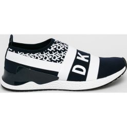 Dkny - Buty Reese-Slip On Snea. Niebieskie buty sportowe damskie DKNY, bez wzorów, ze skóry, sportowe. W wyprzedaży za 329,90 zł.