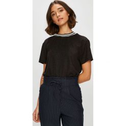 Only - Top. Czarne topy damskie ONLY, l, z dzianiny, z okrągłym kołnierzem. Za 89,90 zł.