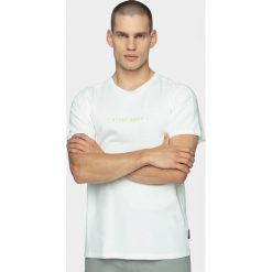 T-shirt męski TSM607 - biały - Outhorn. Białe koszulki męskie Outhorn, m, bez wzorów, bez kołnierzyka, bez rękawów. Za 39,99 zł.