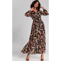 Czarna Sukienka Vang. Czarne sukienki damskie Renee, s, długie, maxi, kopertowe. Za 139,99 zł.