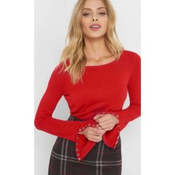 Sweter z nitami na rękawach. Czerwone swetry klasyczne damskie marki Orsay, s, z dzianiny. Za 79,99 zł.