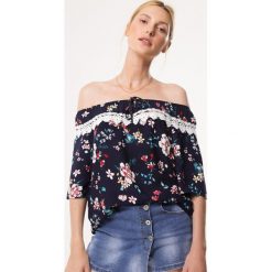 Granatowa Bluzka Very Thin. Niebieskie koszule damskie Born2be, xl, bez wzorów, bez kołnierzyka, bez rękawów. W wyprzedaży za 44,99 zł.