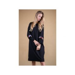 Sukienka overize Expressive. Czarne sukienki damskie 3 for u, na co dzień, s, z aplikacjami, z elastanu, klasyczne, z klasycznym kołnierzykiem, bez rękawów, proste. Za 186,75 zł.