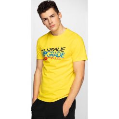 T-shirt męski TSM222 - żółty. Żółte koszulki męskie 4f, m, bez wzorów, bez kołnierzyka. Za 29,99 zł.