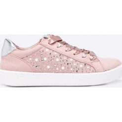 Marco Tozzi - Buty. Różowe trampki i tenisówki damskie Marco Tozzi, bez wzorów, z gumy, na sznurówki. W wyprzedaży za 149,90 zł.
