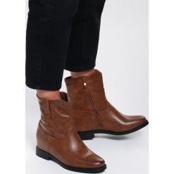 Camelowe Botki Dylan. Brązowe botki damskie Inny, przed kolano, na wysokim obcasie, na płaskiej podeszwie, na zamek. Za 109,99 zł.