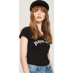T-shirt Stay weird - Czarny. Czarne t-shirty damskie Sinsay, l. Za 9,99 zł.