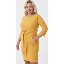 Żółta Sukienka Gypsy. Żółte sukienki damskie Born2be, na co dzień, bez wzorów, z tkaniny, eleganckie, z okrągłym kołnierzem, bez rękawów, midi, proste. Za 69,99 zł.