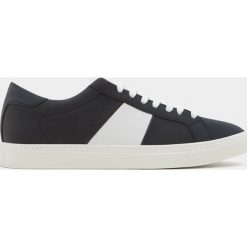 Buty męskie: Białe buty z paskiem