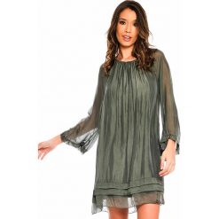 Jedwabna sukienka w kolorze khaki. Brązowe sukienki damskie Silk Premium, s, bez wzorów, z jedwabiu, z okrągłym kołnierzem, bez rękawów, mini. W wyprzedaży za 171,95 zł.