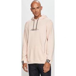 Adidas Originals - Bluza bawełniana. Różowe bluzy męskie adidas Originals, s, z nadrukiem, z bawełny, z kapturem, bez rękawów, z kapturem. Za 299,90 zł.
