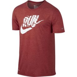 Nike Koszulka Run P Orgametric Swoosh Tee czerwona r. M (739529 672). Czerwone t-shirty męskie Nike, m. Za 87,00 zł.