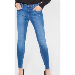 Jeansy skinny fit z aplikacją - Niebieski. Niebieskie jeansy damskie Mohito. W wyprzedaży za 79,99 zł.