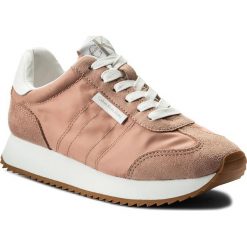 Sneakersy CALVIN KLEIN JEANS - Colette R8820 Dusk. Różowe półbuty damskie Calvin Klein Jeans, z jeansu. W wyprzedaży za 339,00 zł.