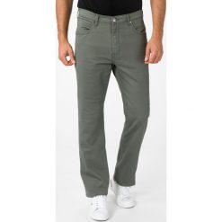 Wrangler Arizona Spodnie Zielony. Zielone spodnie męskie Wrangler, bez wzorów, z elastanu. Za 309,95 zł.