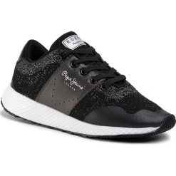 Sneakersy PEPE JEANS - Koko Sandy PLS30935 Black 999. Czarne półbuty damskie Pepe Jeans, bez wzorów, z jeansu, bez obcasa, na płaskiej podeszwie, bez zapięcia. W wyprzedaży za 299,00 zł.