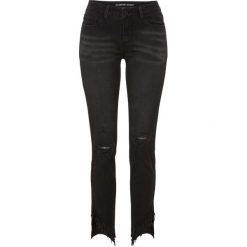 Dżinsy SKINNY z brzegami bez obszycia bonprix czarny denim. Czarne jeansy damskie bonprix. Za 119,99 zł.