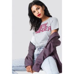 NA-KD T-shirt Game Changer - Grey. Szare t-shirty damskie marki NA-KD, z nadrukiem, z bawełny, z okrągłym kołnierzem. W wyprzedaży za 21,88 zł.