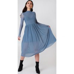 NA-KD Trend Siateczkowa sukienka midi z długim rękawem - Blue. Niebieskie długie sukienki marki NA-KD Trend, ze stójką, z długim rękawem. W wyprzedaży za 135,80 zł.