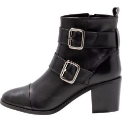 Zign Ankle boot black. Czarne botki damskie marki Zign, ze skóry, bez obcasa, bez zapięcia. Za 459,00 zł.