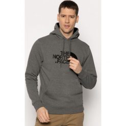 Bluza The North Face Drew Peak Pul Hoodie NF00AHJYLXS1. Szare bluzy męskie The North Face, xl, bez wzorów, z bawełny, bez kołnierzyka, bez rękawów, bez kaptura. W wyprzedaży za 229,00 zł.