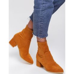 Żółte Botki Talia. Żółte botki damskie Inny, eleganckie, za kostkę, na wysokim obcasie, na słupku, bez zapięcia. Za 109,99 zł.