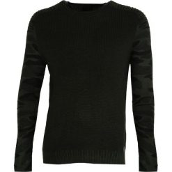 Ciemnozielony Sweter Better to Burn. Czarne bez kategorii Born2be, xl, moro, z okrągłym kołnierzem. Za 94,99 zł.