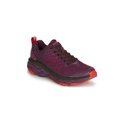 Buty do biegania Hoka one one CHALLENGER ATR 5. Czerwone buty sportowe damskie Hoka One One, bez wzorów, do biegania. W wyprzedaży za 455,20 zł.