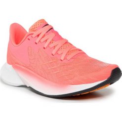 Buty NEW BALANCE - WFCPZPW Różowy. Różowe buty sportowe damskie New Balance, bez wzorów, z tworzywa sztucznego, sportowe, do biegania. Za 429,00 zł.