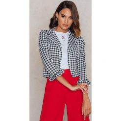 Bomberki damskie: Boohoo Krótka kurtka z falbankami - Multicolor