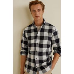 Mango Man - Koszula Claude. Szare koszule męskie na spinki Mango Man, l, w kratkę, z bawełny, button down, z długim rękawem. W wyprzedaży za 89,90 zł.