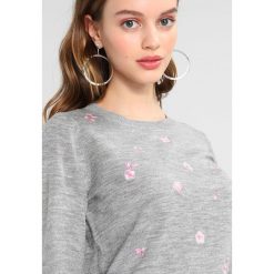 Swetry klasyczne damskie: Dorothy Perkins Petite EMBROIDERED FLOWER JUMPER Sweter light grey
