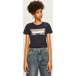 Tommy Jeans - T-shirt. Niebieskie bluzki damskie Tommy Jeans, s, z nadrukiem, z bawełny, z okrągłym kołnierzem. Za 179,90 zł.