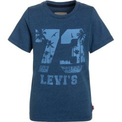 Levi's® Tshirt z nadrukiem denim. Niebieskie t-shirty męskie Levi's®, z nadrukiem, z bawełny. Za 149,00 zł.