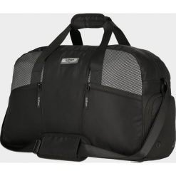 Torba sportowa uniseks TPU602 - głęboka czerń - Outhorn. Torby podróżne Outhorn, bez wzorów, sportowe. Za 99,99 zł.