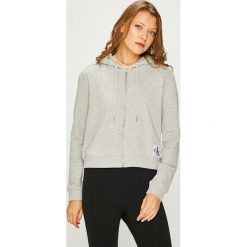 Calvin Klein Jeans - Bluza. Szare bluzy damskie Calvin Klein Jeans, s, bez wzorów, z bawełny, bez rękawów, z kapturem. W wyprzedaży za 299,90 zł.