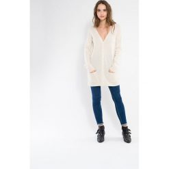 Kaszmirowy kardigan w kolorze kremowym. Białe kardigany damskie Perfect Cashmere, s, z kaszmiru. W wyprzedaży za 322,95 zł.