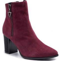 Botki Lasocki 70600-02. Botki damskie Lasocki, bez obcasa, bez zapięcia. Za 279,99 zł.