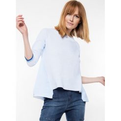 Sweter w kolorze błękitnym. Niebieskie swetry damskie marki Deni Cler, bez wzorów, z denimu, bez rękawów, bez kaptura. W wyprzedaży za 569,95 zł.