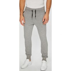 Brave Soul - Spodnie. Szare spodnie męskie Brave Soul, na co dzień, s, bez wzorów, z bawełny, casualowe. W wyprzedaży za 59,90 zł.