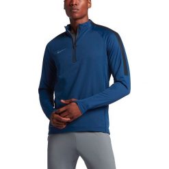 Nike Bluza męska Aerolayer Repel Strike Football Drill granatowa r. XL (807030 423). Niebieskie t-shirty męskie Nike, xl. Za 372,65 zł.