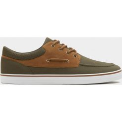 Buty męskie: Buty sportowe w marynarskim stylu w kolorze khaki