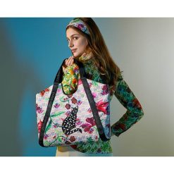 Torebka ze wzorem - 45 x 40 x 11 cm. Torebki klasyczne damskie Cacharel, w paski, z poliesteru. W wyprzedaży za 219,95 zł.